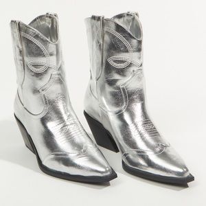 Arula Women’s Boots Metallic 9 Wide Silver Cowboy Boots Eras Tour